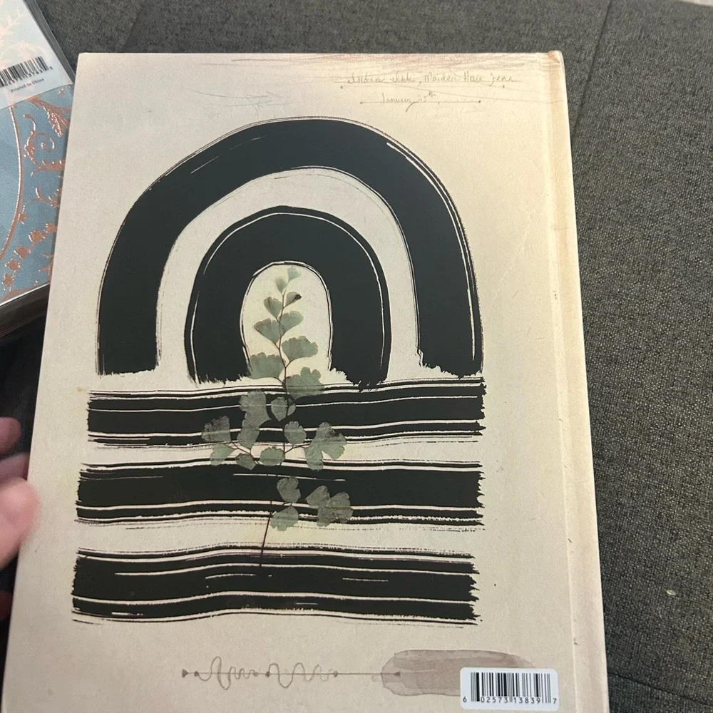 Abstract Black&Cream journal with different page layouts to journal or manifest